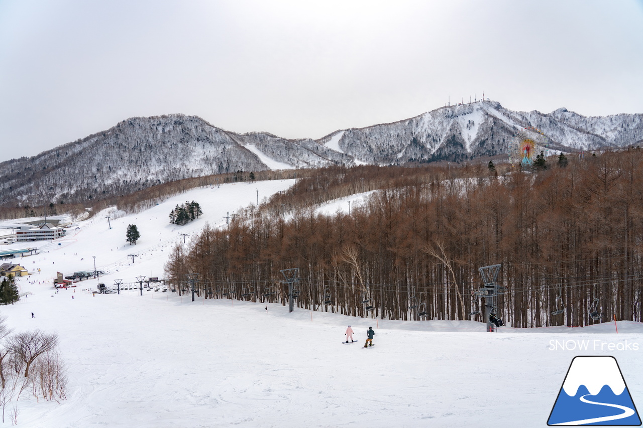 サッポロテイネ｜オリンピアゾーンは、3月31日で営業終了のはずですが…。まだまだ積雪たっぷりのゲレンデ。コンディション良好です！